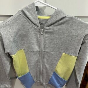 Selling kids sporty gray sweater from Ideology for $10
